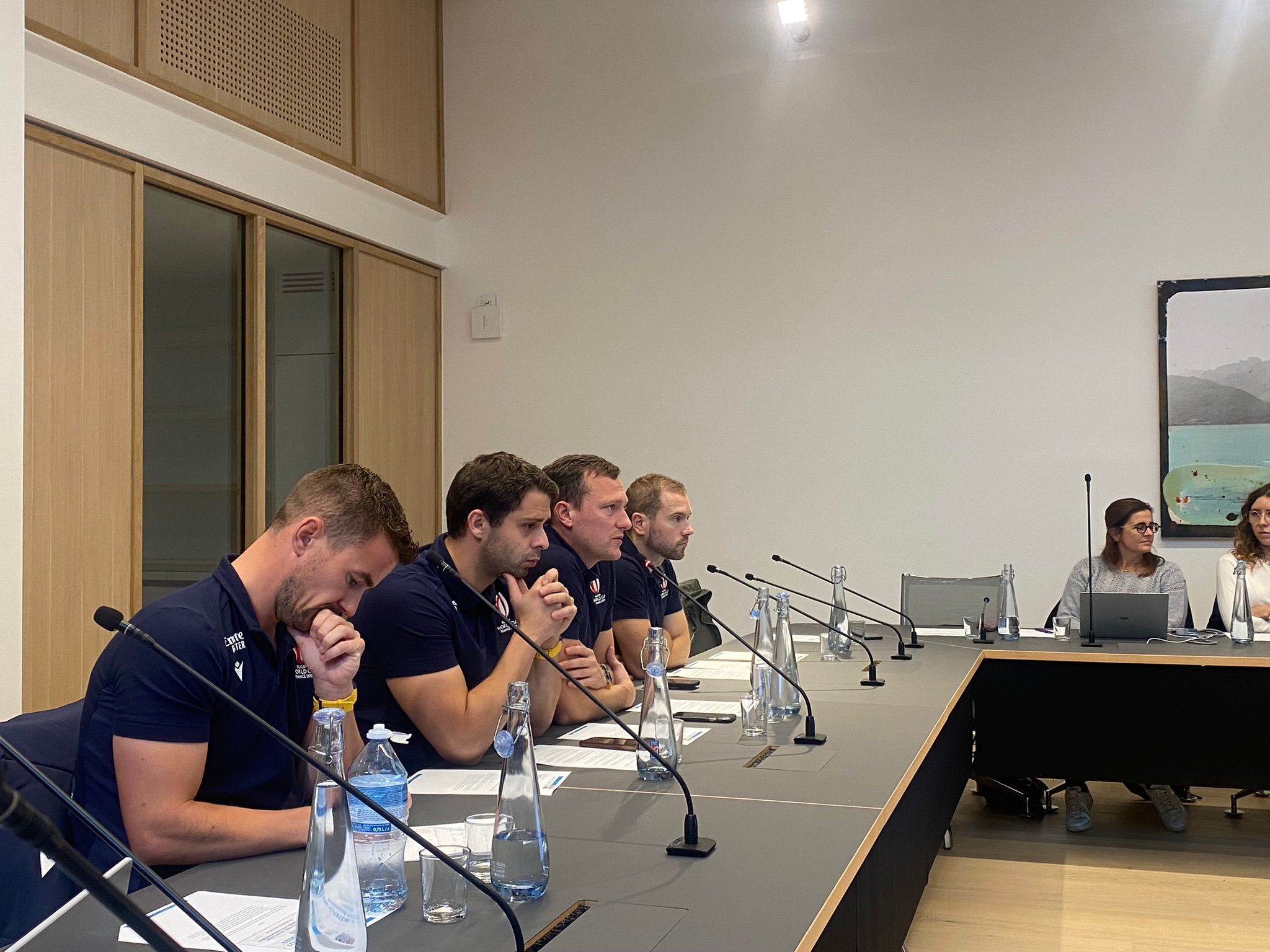 Conférence à la ligue nationale de rugby